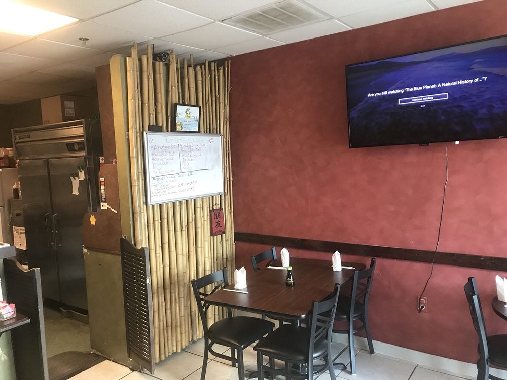 Interior of Sumo Sushi Pensacola